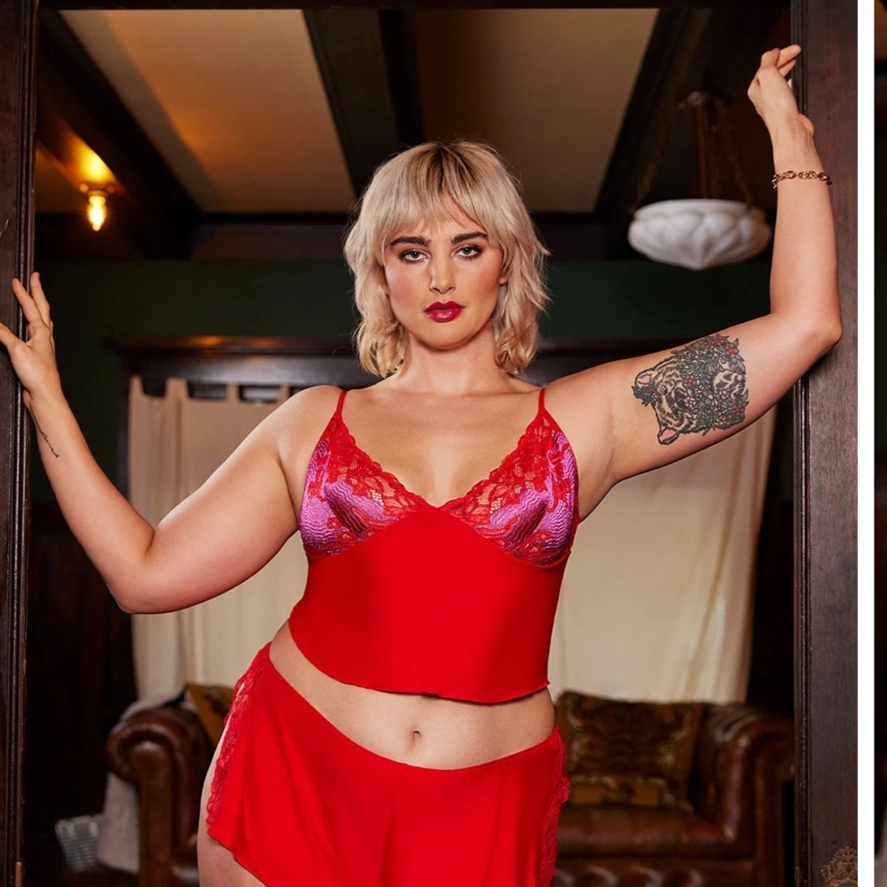 SAVAGE X FENTY- LACE'D UP CAMI size large